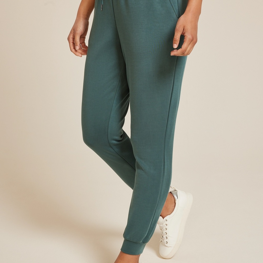 Maurice’s Cloud Scuba Women's Jogger Athletic Pants Medium